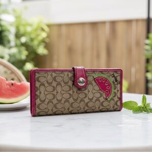 ✨Coach Limited Edition Watermelon Accents Wallet 🍉